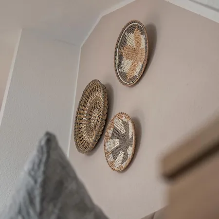 Moderne 2 Raum - Arbeitsplatz - Smarttv - Zentral - Ruhiges Dachgeschoss